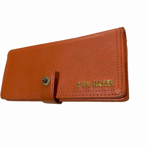 Steve Madden fall orange wallet. 🧡 - Picture 1 of 4